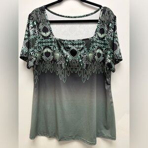4 for $25 🍒 Elegant Green Patterned Women's Top Size XXL